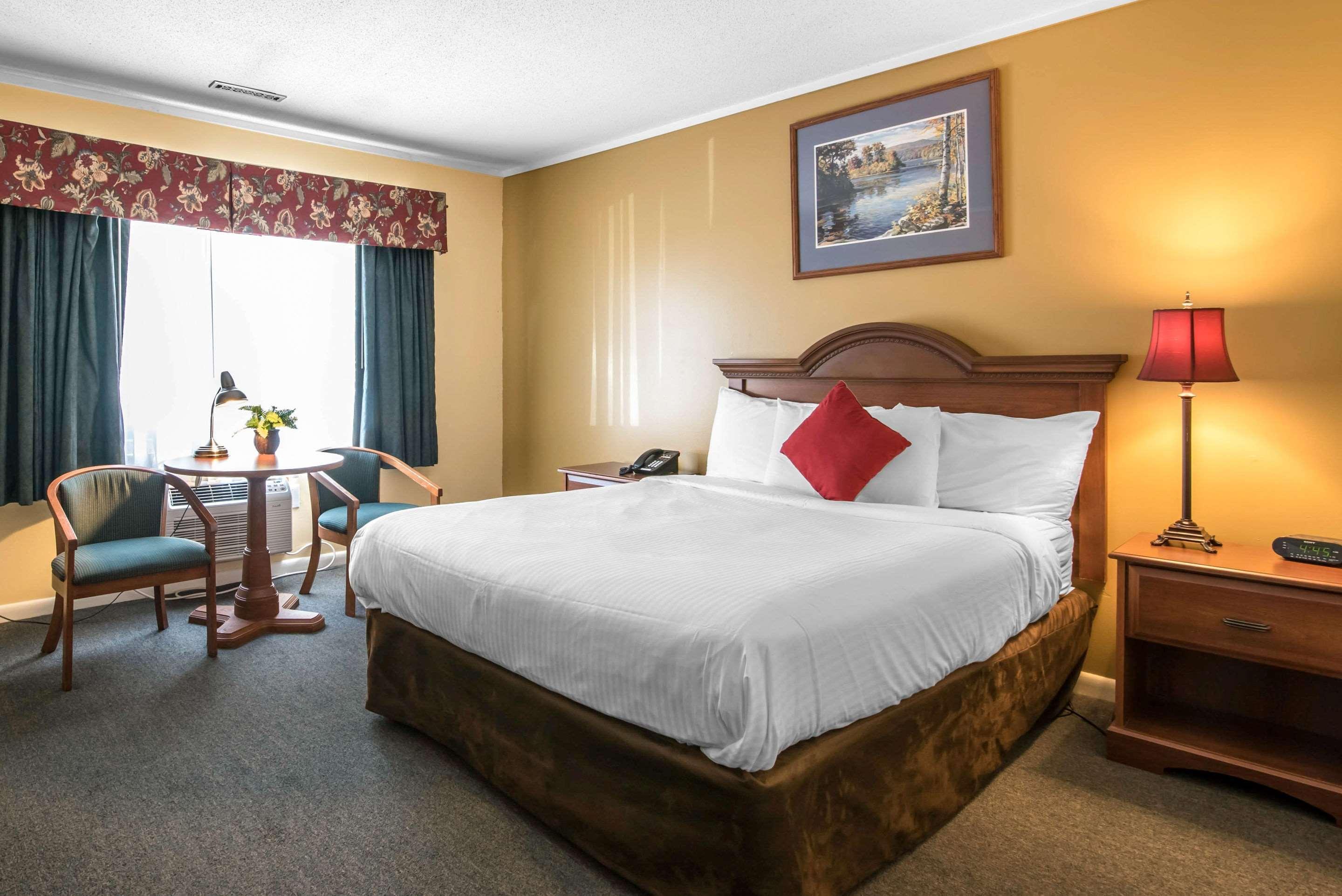 Tiltonlodge Inn & Suites Exterior photo