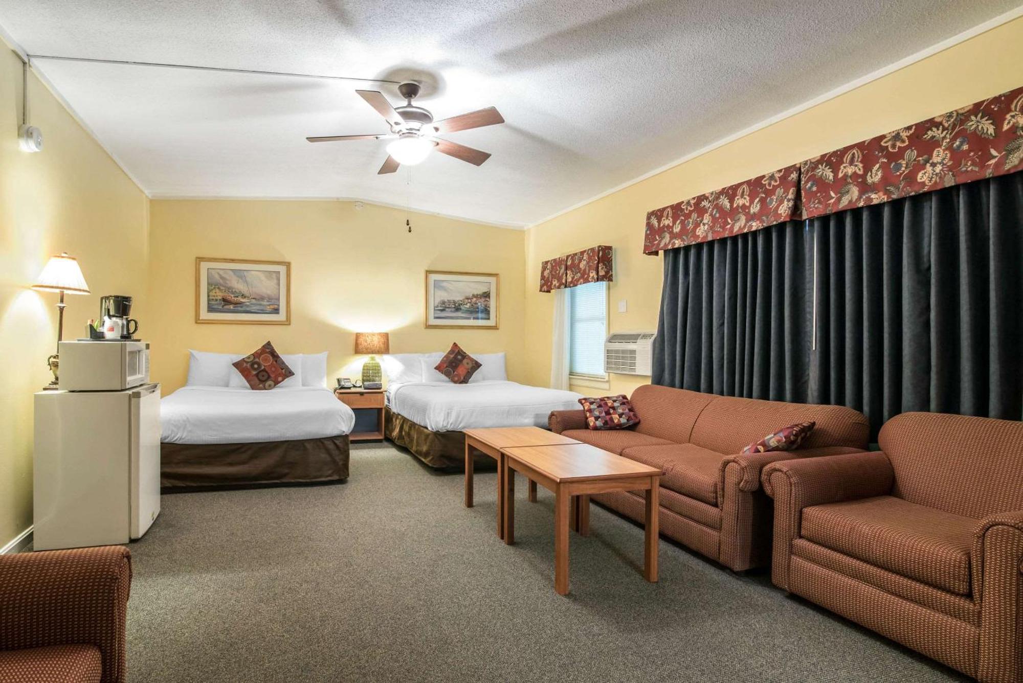 Tiltonlodge Inn & Suites Exterior photo